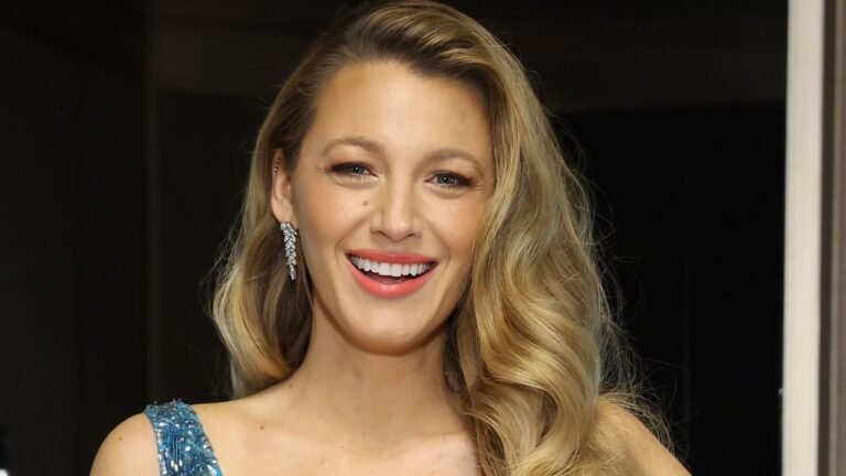 Blake Vigorous Channeled Rapunzel from Tangled in a Flower-Bedecked Braid — See the Images