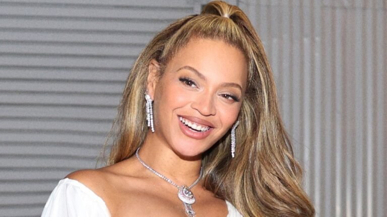 Beyoncé Reprised Her Bob Haircut within the Most Nation Method Doable — See Photographs