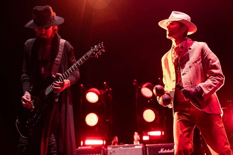 Jane’s Habit live performance ends after Perry Farrell hits Dave Navarro